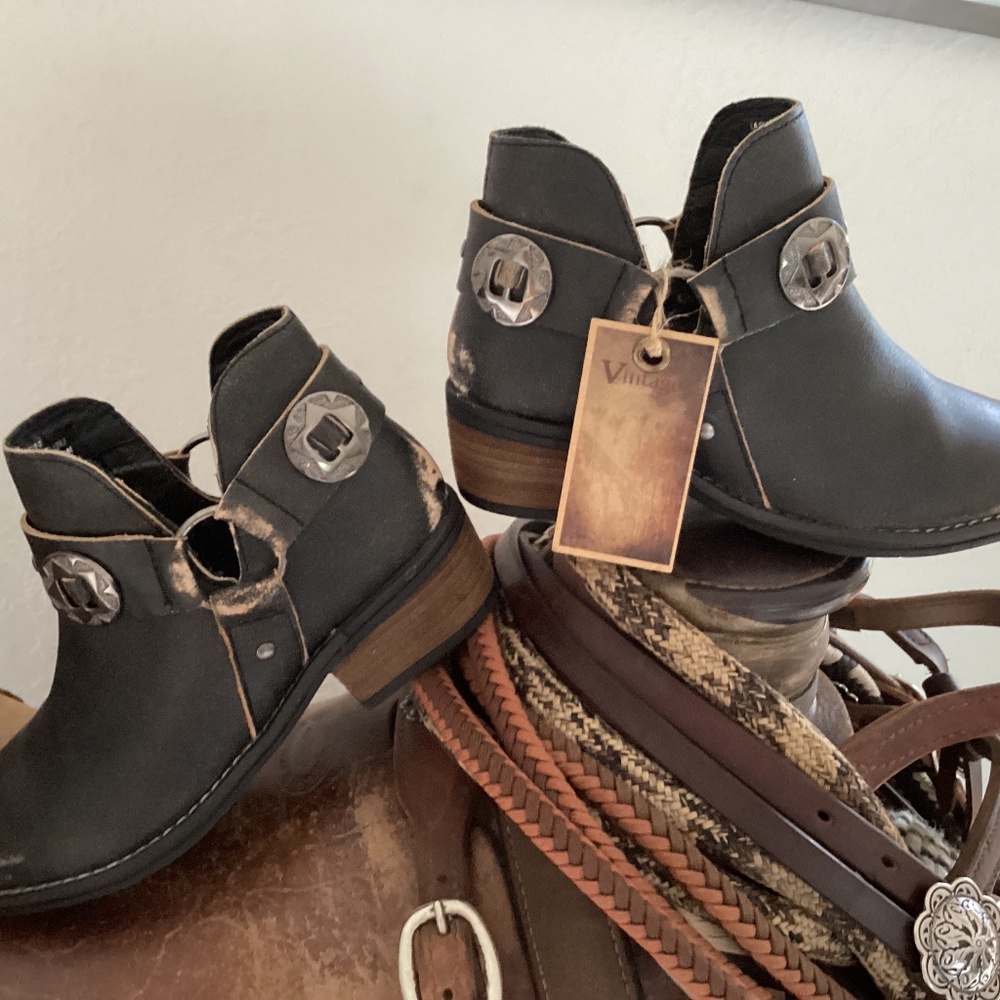 Vintage 7 Leather Western Boots